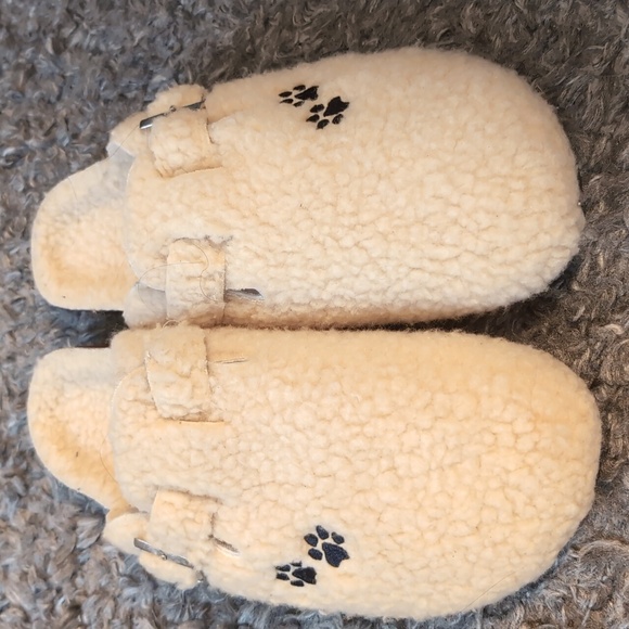 Paw print Sherpa slippers - Picture 4 of 4